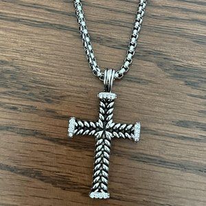 USED DAVID YURMAN CHEVRON CROSS PENDANT IN STERLING SILVER WITH PAVÉ DIAMONDS